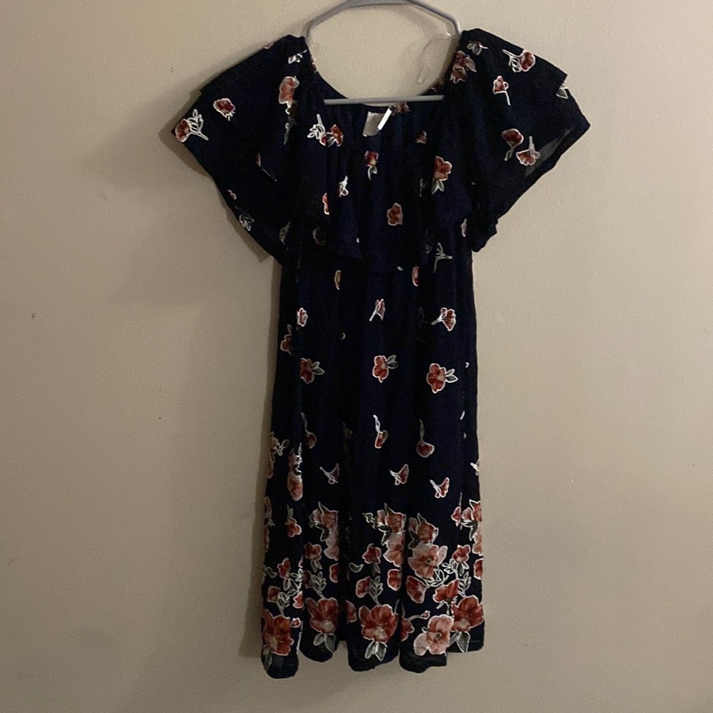 Black with red rose prints
